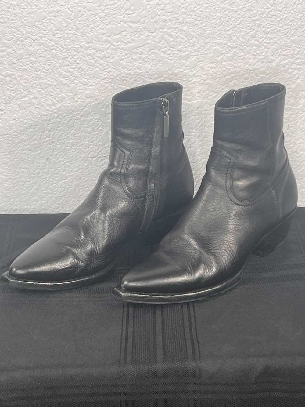 Saint Laurent Black Leather Ankle Boots EU 38/W 7 1/2 / M 6 - Picture 4 of 10